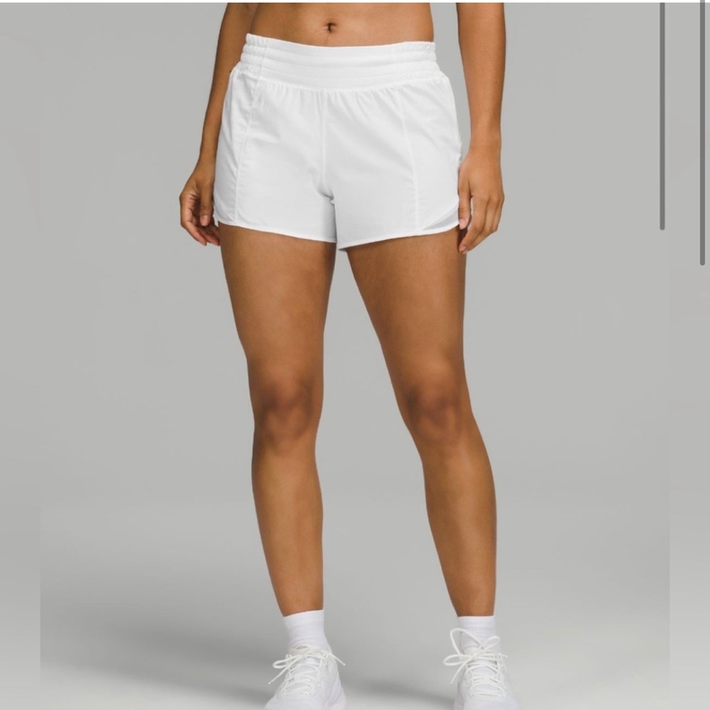 Lululemon Hotty Hot High-Rise Lined Short 2.5" - Picture 2 of 9